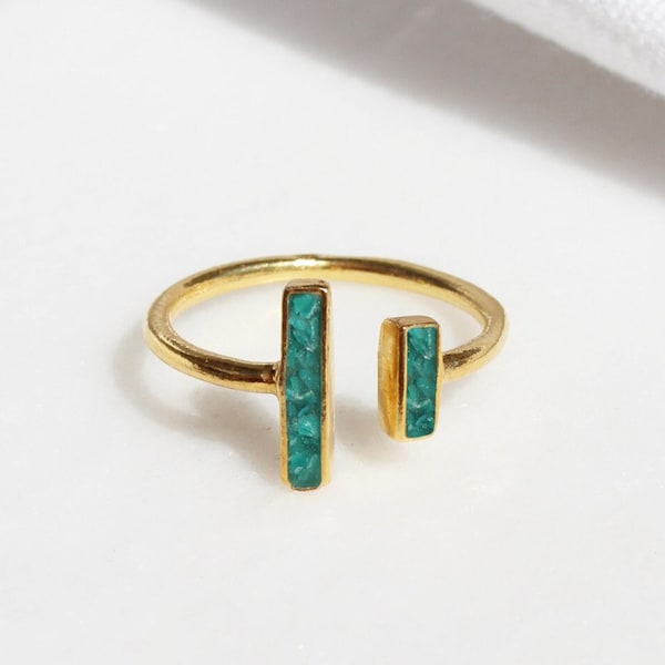 Raw Emerald Double Bar Ring, Modern Two Bars Ring, T Shaped Geometric Ring, Green Gemstone Adjustable Bolt Ring, Simple Everyday Jewelry