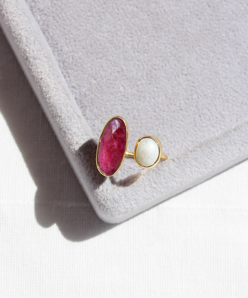 Raw Ruby and Baroque Pearl Adjustable Ring, 14K Gold Plated Genuine Ruby Hammered Silver Ring, July Birthstone, Natural Pink Gemstone Ring image 3