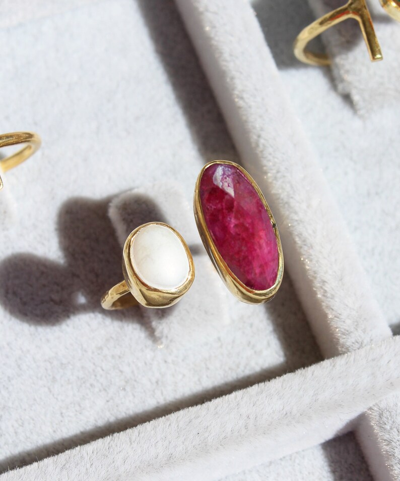 Raw Ruby and Baroque Pearl Adjustable Ring, 14K Gold Plated Genuine Ruby Hammered Silver Ring, July Birthstone, Natural Pink Gemstone Ring image 6