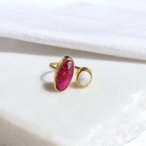 Raw Ruby and Baroque Pearl Adjustable Ring, 14K Gold Plated Genuine Ruby Hammered Silver Ring, July Birthstone, Natural Pink Gemstone Ring image 2