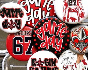Insignia de botón Ragin Cajun roja y negra, pines personalizados para fiestas previas a partidos de fútbol americano - Accesorios para camisetas de equipos deportivos. Compra 4 por 19,99.