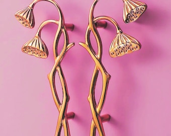 Gold-Messing-Türgriffe im Jugendstil-Stil mit Mohnblumen / ergänzende Schrankgriffe / Schubladenknäufe aus gold-farbenem Messing