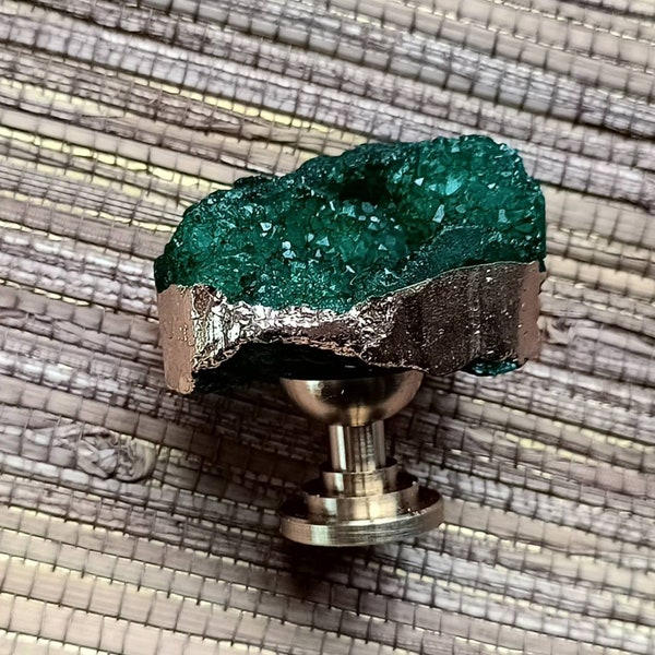 Green or white quartz crystal geode and brass cabinet handle/gemstone drawer handle/crystal door handle/raw semi precious stone door knob