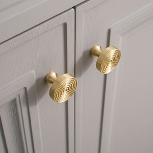 Chunky matte gold brass echo pattern drawer handle/brass furniture hardware/Mid century modern drawer knob/Gold brass retro cabinet pull image 2