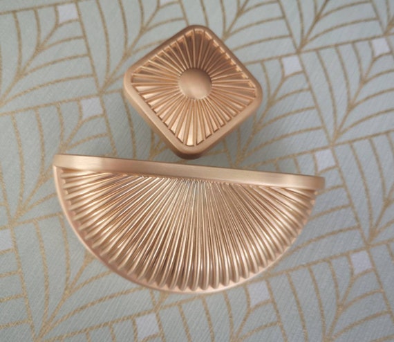 Matte Gold Clam Shell Cup Handle and Matching Drawer Knob/edwardian Style  Cup Shaped Cabinet Pull and Door Knob/vintage Gold Door Handles 