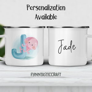 Taza de camping de medusas de esmalte personalizada, taza de alfabeto lindo, taza de esmalte J carta para niños, niños personalizados taza custom niños taza niños regalo