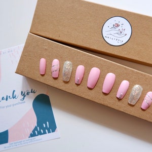 Classy Pink | Press On Nails | Pink | Fake Nails | Coffin Nails | Rhinestones | Glitter