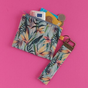 Ave del paraíso monedero de tela con cierre de cremallera y lanyard de muñeca para llaves. Cartera de tela floral. Llavero floral con aro