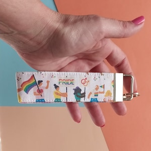Llavero de pulsera lgbt. Llavero de muñeca de tela.  Llavero wristlet. Lanyard de tela para llaves y tarjetas. Key chain pride. Orgullo gay.