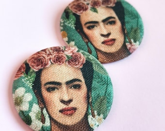 Frida Kahlo Fabric Pin | 58 mm Pin | Handmade Textile Pin | Bag and Clothing Accessory | Original Detail | Handmade Accessory