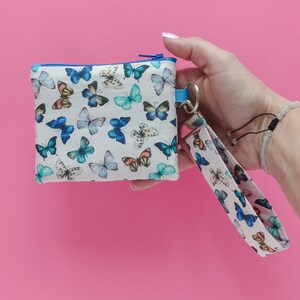 Mariposas monedero de tela con cierre de cremallera  y lanyard de muñeca para llaves. Cartera de tela de mariposas. Llavero de mariposas aro