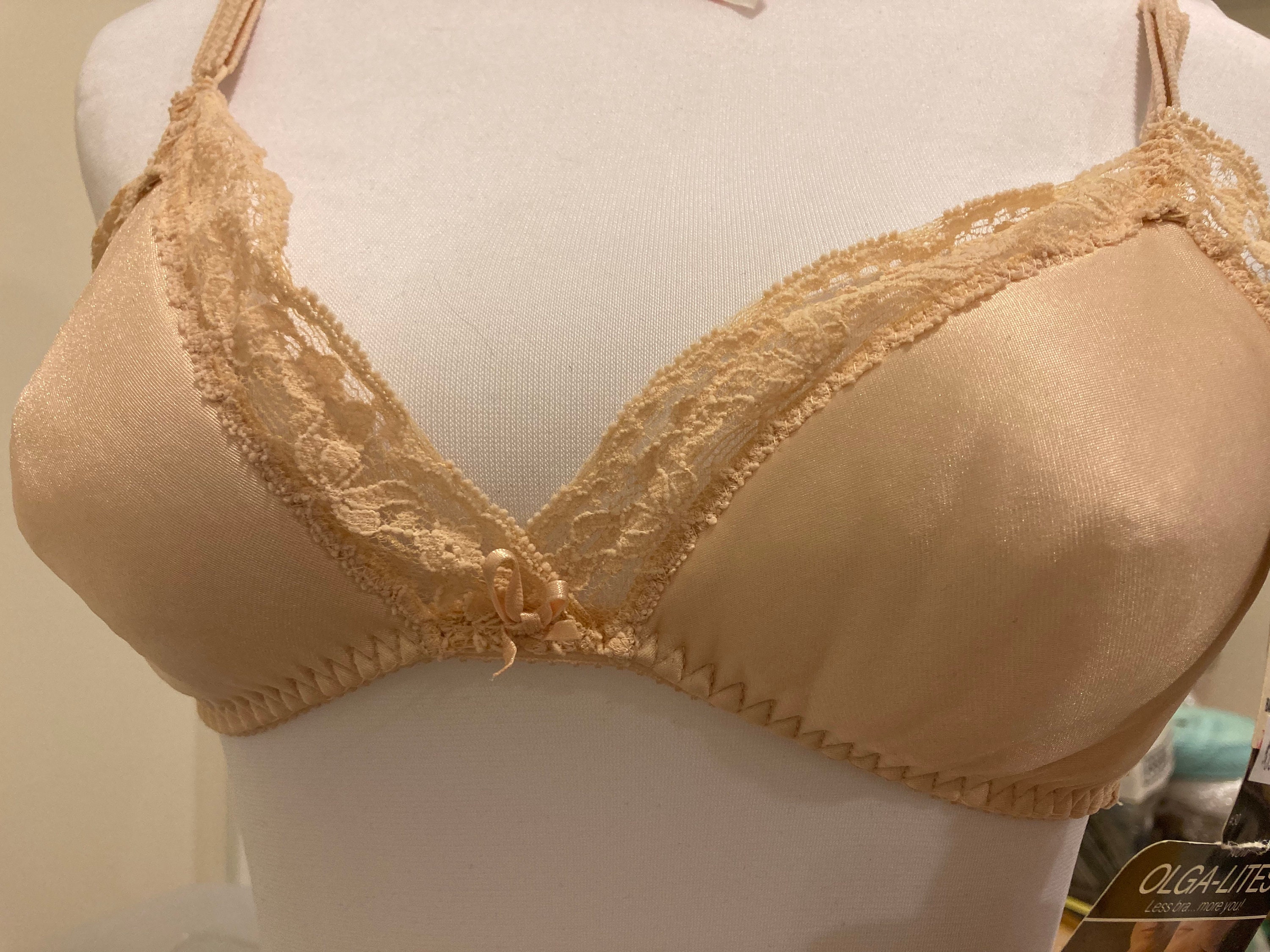 Olga Women's Flirty Underwire Bra – Lace Detail, Unlined & Comfy