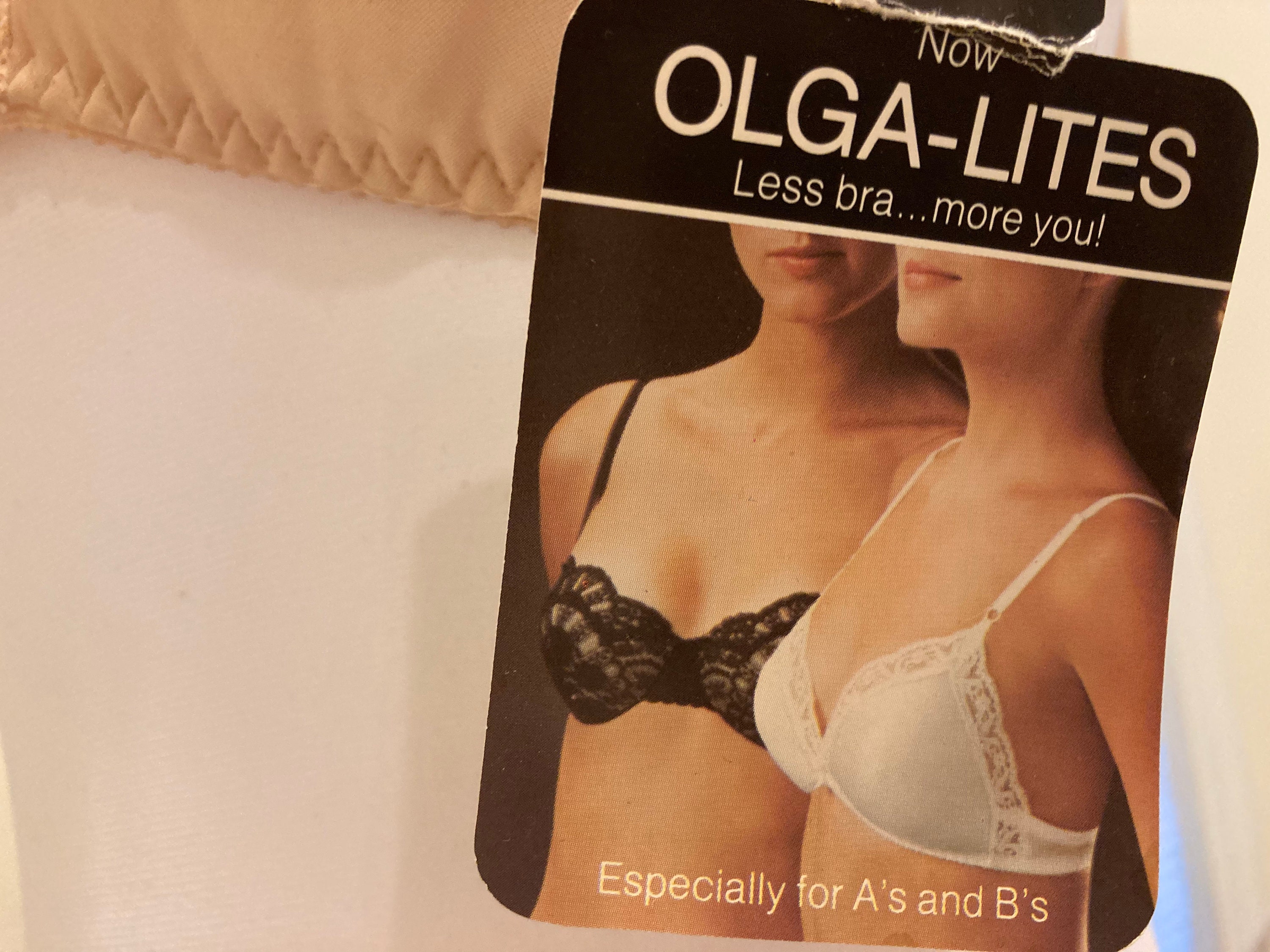 Olga Lites Bras 31011 Beige Lined Seamless 34B or 36B New Tags Vintage 