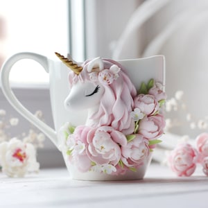 Handgemaakte eenhoornmok: 3D keramische koffiekop met bloemen