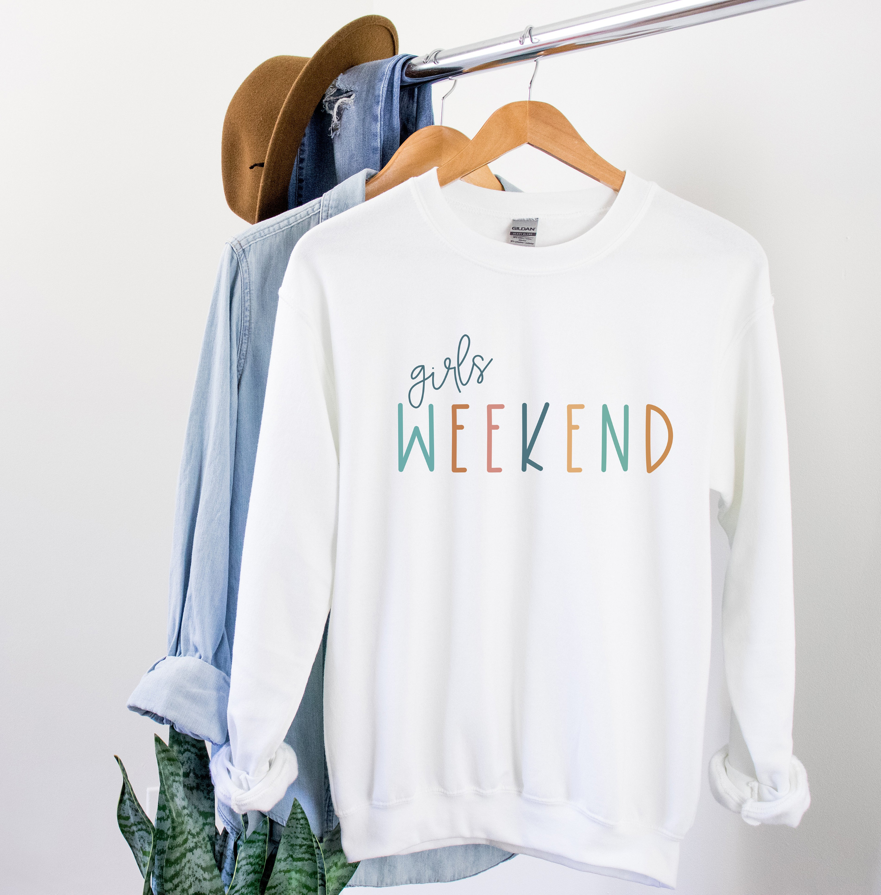 Girls Weekend Crewneck Sweatshirt Shirt for Girls Weekend 