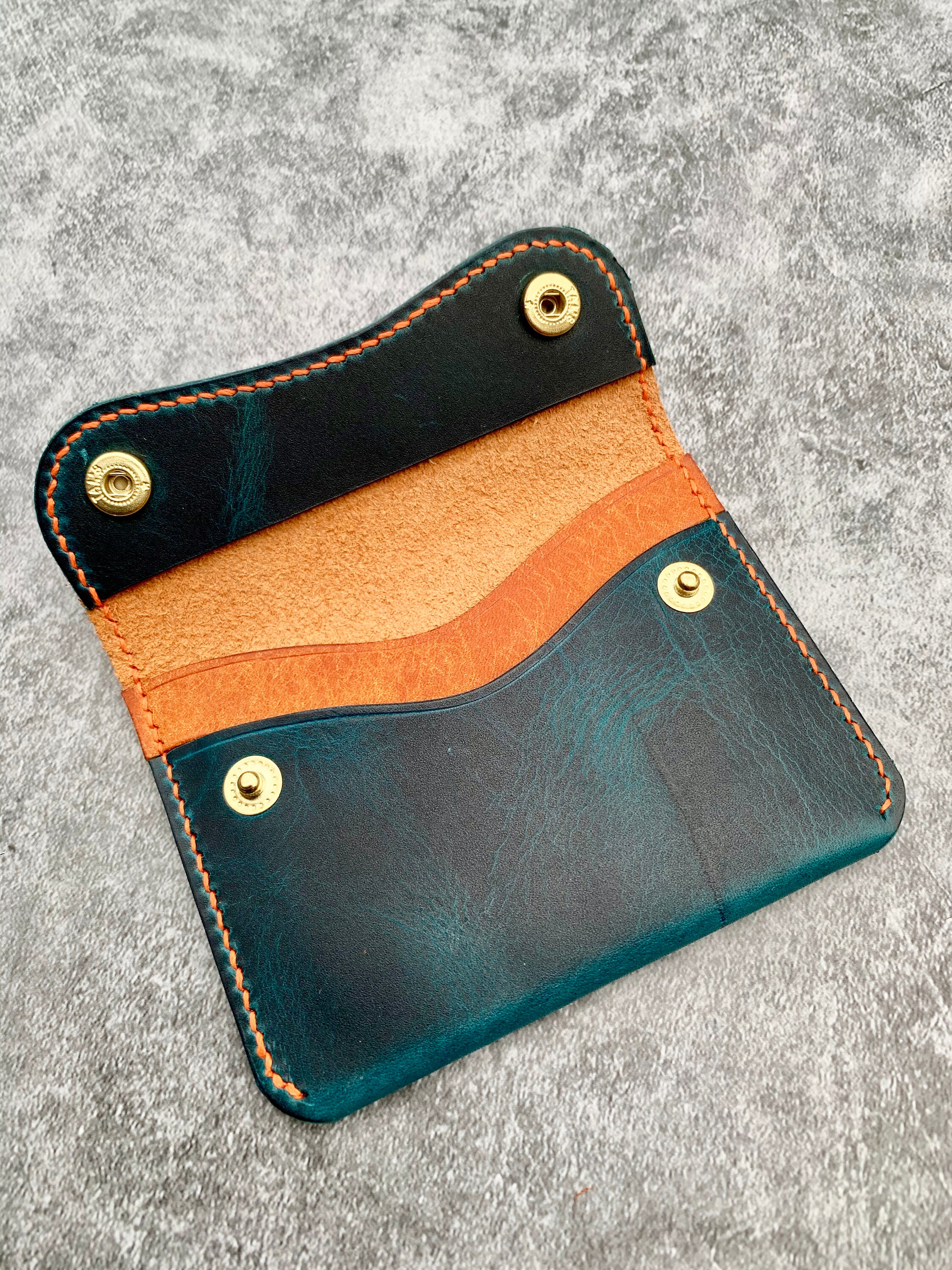 small purse with pockets