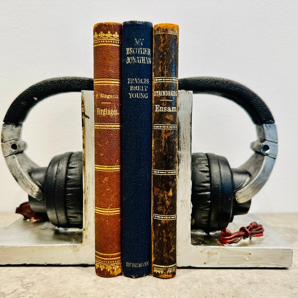 Headphones Bookends,  Headphones Shelf Tidy, DJ Gift, Musical Bookends, Music Gifts , Man Cave Gifts, Novelty Bookends, Musician Gifts,