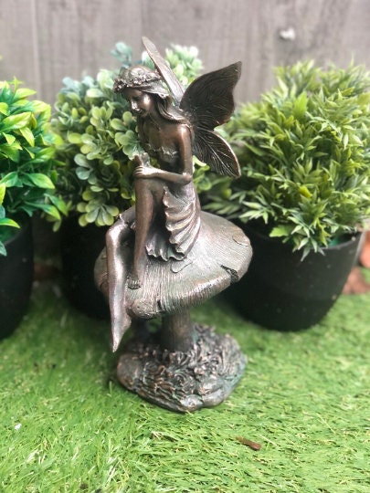 STATUE DA GIARDINO PASTORELLA SEDUTA CM35X35X65H - arredo da esterno STATUE DA GIARDINO PASTORELLA SEDUTA CM35X35X65H - arredo da esterno