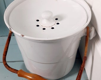 with lid graniteware Lovely vintage French enamel bucket