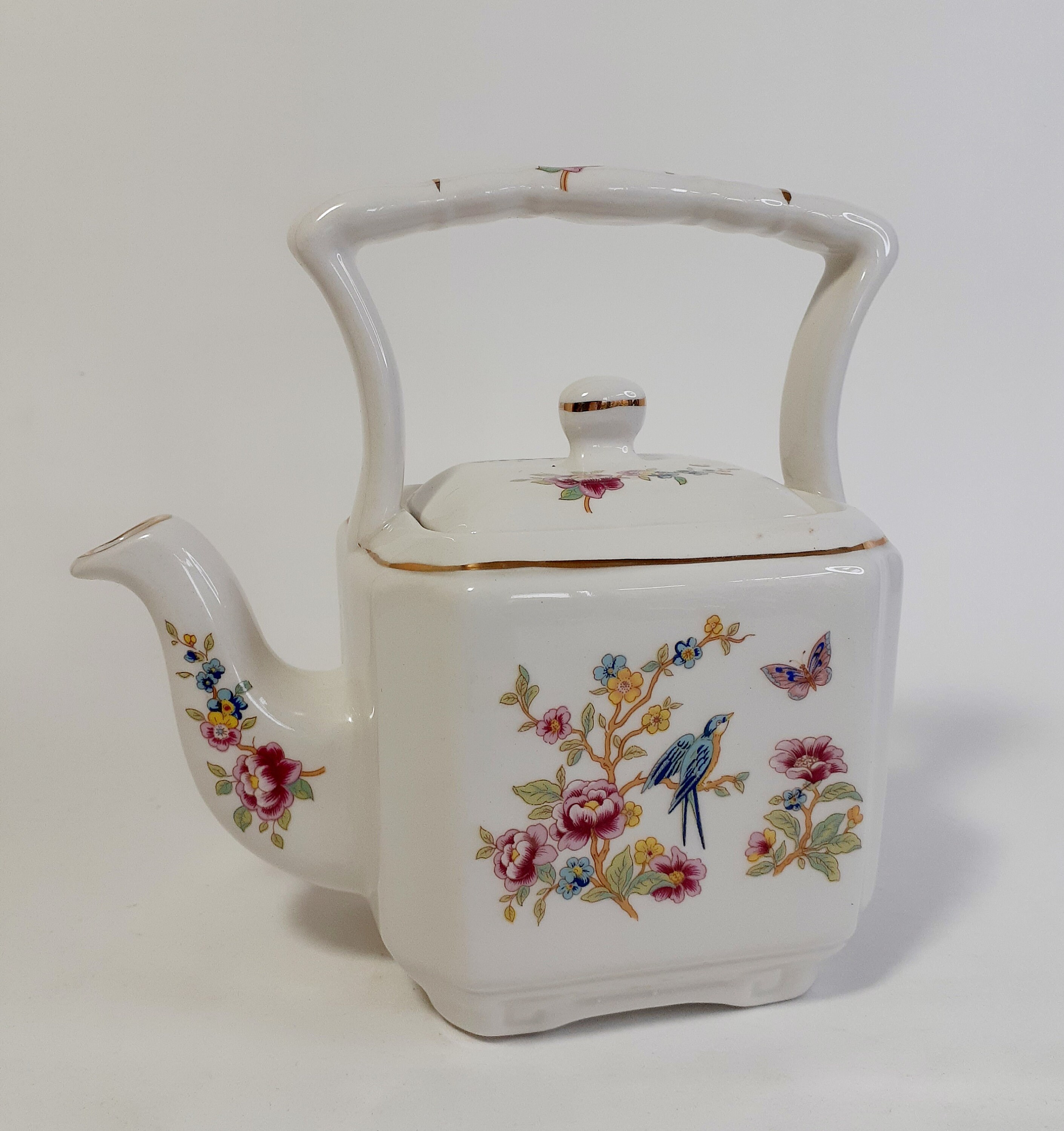 Sadler Cube Teapot. Dainty Teapot. Vintage Teapot. Flora & Fauna