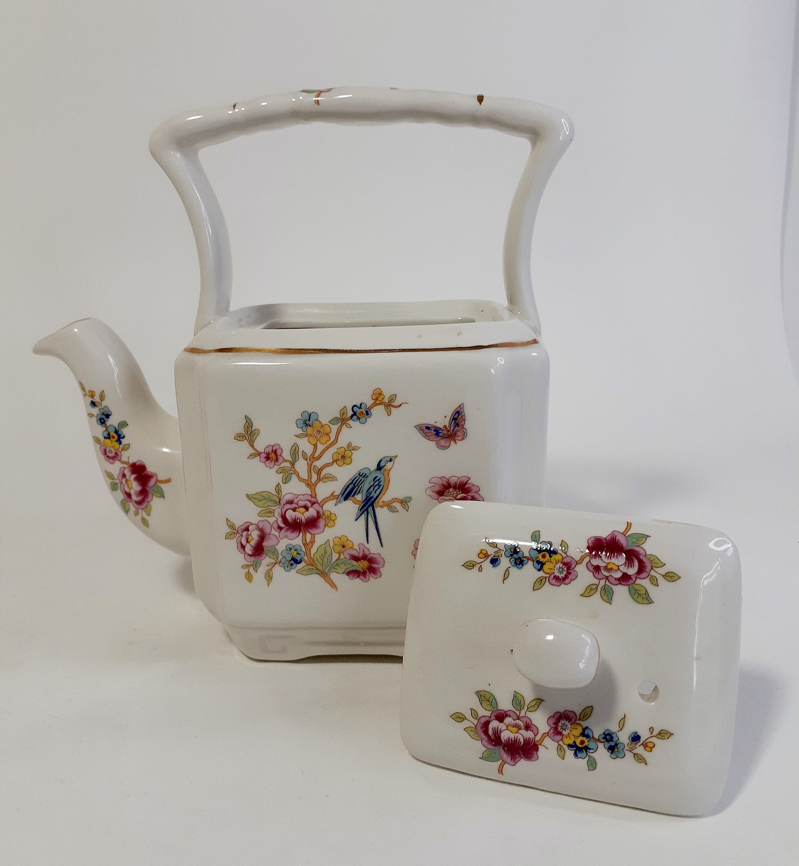 Sadler Cube Teapot. Dainty Teapot. Vintage Teapot. Flora & Fauna