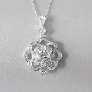 Elegante zierliche brillante Moissanite Halskette 1 ct D Farbe, Sterlingsilber und Platingruppe Metall Multi-Layer Überzug, das beste Geschenk für Sie