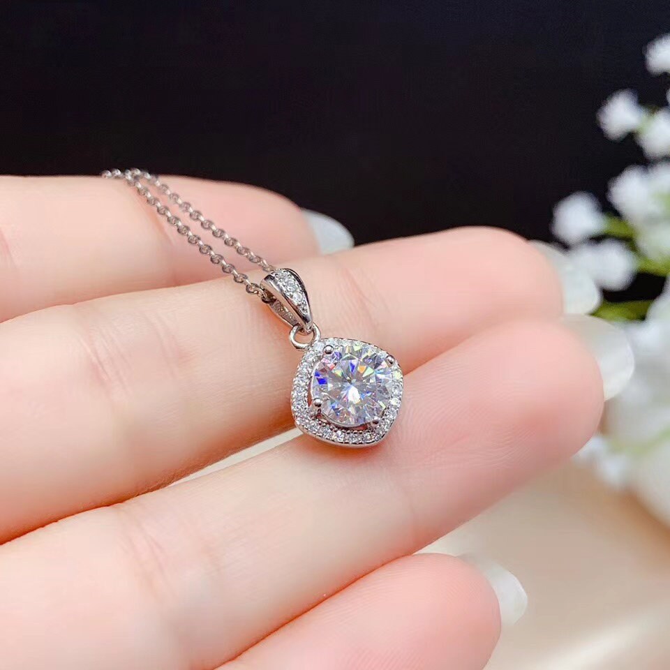 White Dew Moissanite Necklace Delicate Diamond Pendant