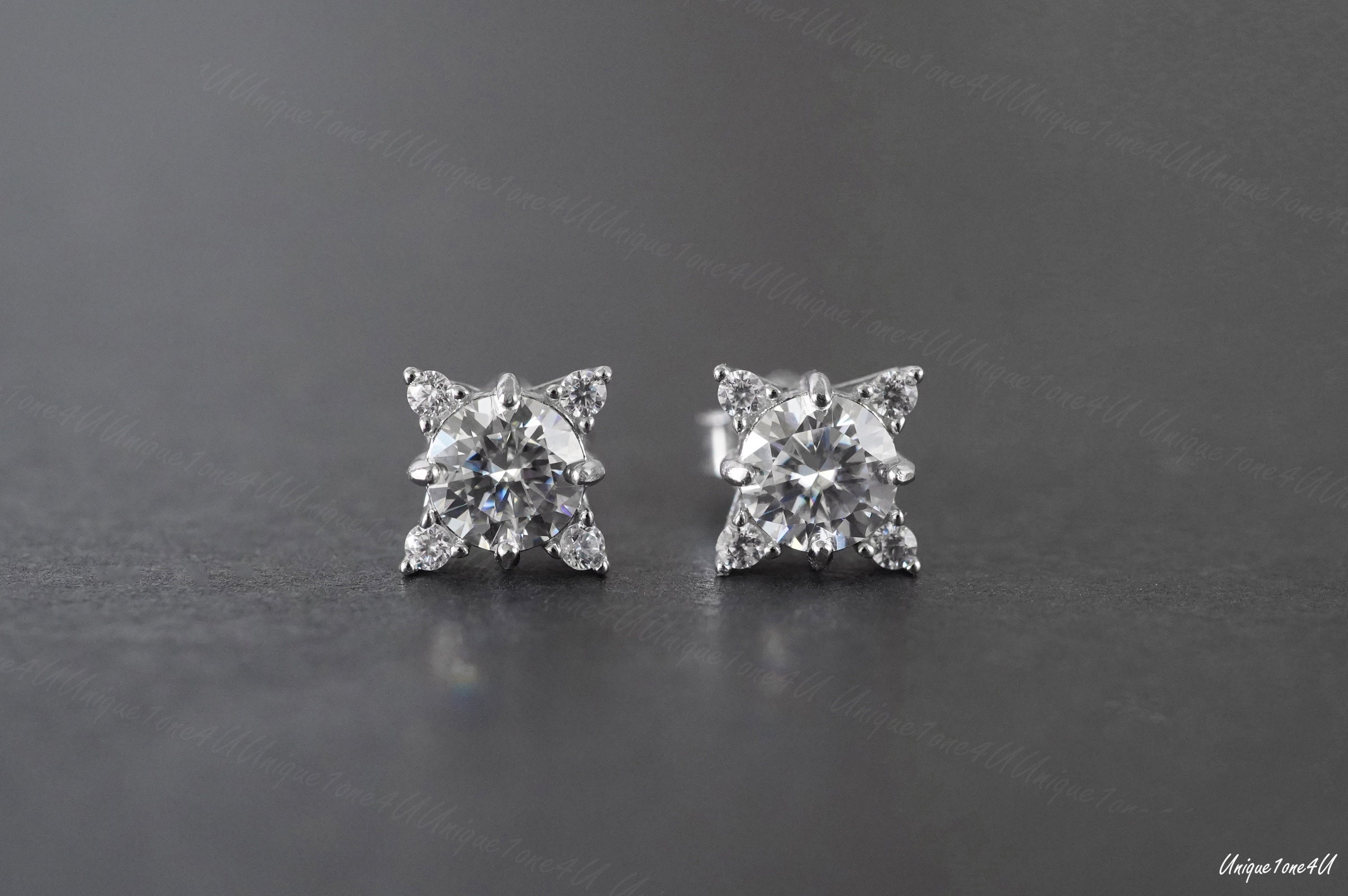 Moissanite a perno Forever Brilliant di grado D/ Moissanite Moissanite a perno Forever Brilliant di grado D/ Moissanite