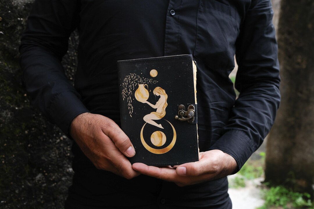 Quaderno Antico Fatto A Mano In Carta Vintage, In Pelle, Con Sole E