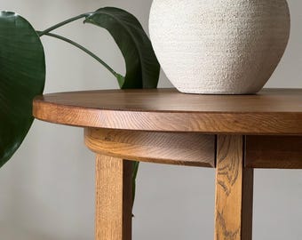 CIRCLA runder Tisch für Wohnzimmer, Esszimmer oder Terrasse. Massivholz Eiche. Farbauswahl.