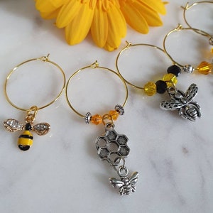 Luxe wijnglasbedels, bijen, bloemen, handgemaakt, sieraden voor glazen, mooie, stijlvolle handgemaakte presentatiekaart charmant cadeau