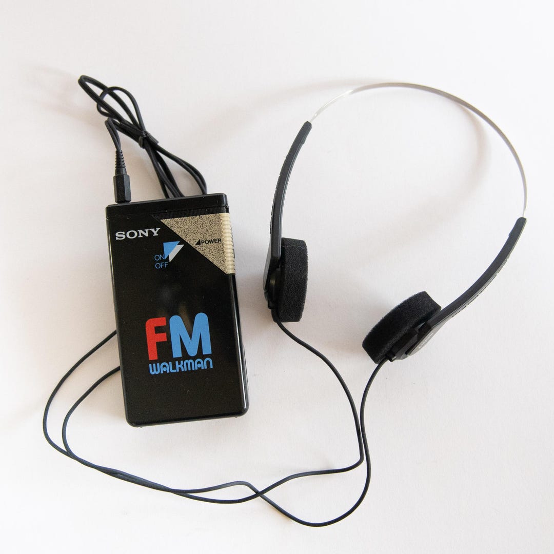 Vintage Retro Sony Walkman AM/FM Radio Only With Headphones Tested ...