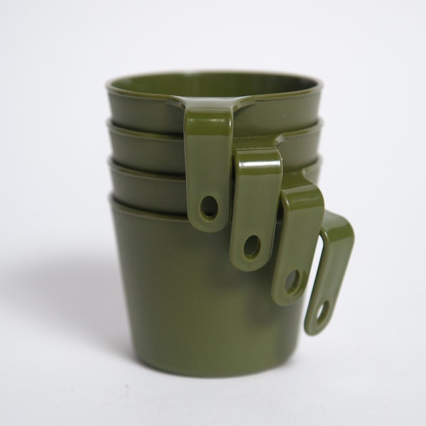 Set of 4 Vintage Nesting Plastic Camp Picnic Mess Kit Mugs in Army Olive Green