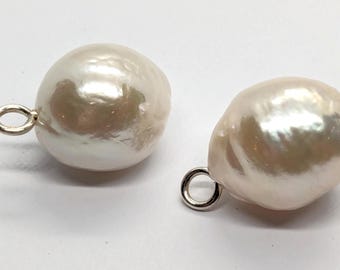 Pendientes con colgantes de perlas de agua dulce Edison barrocas blancas en plata de ley 925