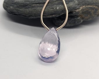 Escorolita (cuarzo lavanda) briolette plana en forma de pera: individual, tamaño 10,2 x 17,7 x 5,8 mm