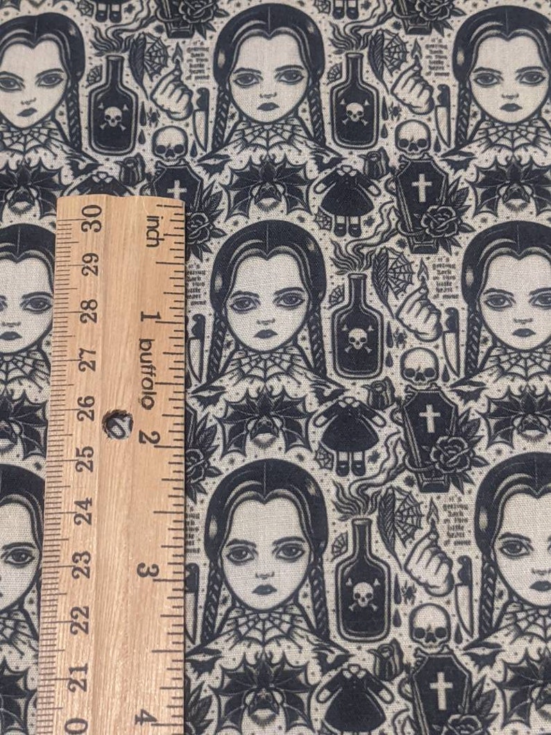 1069 Wednesday Addams PoisonTumbler Fabric 9inx10in Etsy.de