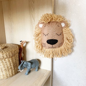 Leeuwenkop aan de muur, leeuwenwanddecoratie, vilten leeuwenmuur hangen, leeuwenkop kinderdagverblijf decor, babykamer leeuwenkwekerij, leeuwensafari thema