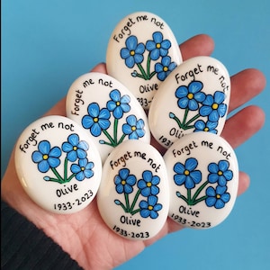 Forget me not keepsake stone ,Remembrance gift, Never forget, sympathy , Miss you , Gift for loved one, loss and grief gift, memory box