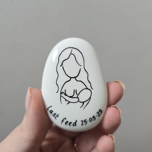 Caillou souvenir d'allaitement, cadeau pour nouvelle maman. Lait de maman