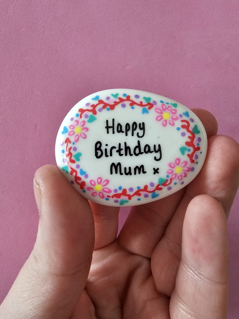 Personalised Painted Floral Wreath Pebble , Mum, Her bild 3