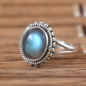Natural Labradorite Ring, 925 Silver Ring, Dainty Labradorite Ring, Statement Ring, Labradorite Ring For Her, Boho Silver Ring, Gift For Her