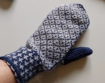 Handschuhe Gr. S M L Handyöffnung selbst- handgestrickt, Norwegermuster, Winterhandschuh, Kästchen, hellgrau, gemustert, gestrickt