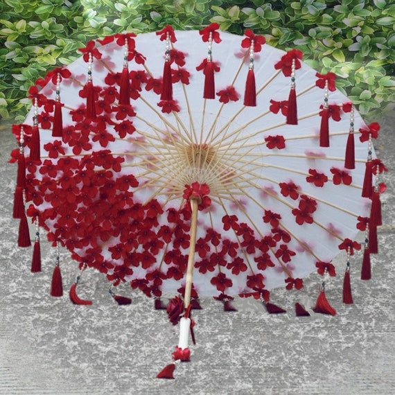 Beaded Floral LED Parasol Rode lichten aan / uit wit katoen battenburg kant rode bloemen borduursels rode facet kralen Trouwen Accessoires Paraplus draagtas 
