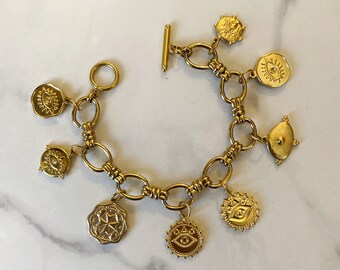 Pulsera de monedas de tono dorado, pulsera de dijes de monedas, pulsera de dijes múltiples, pulsera gruesa de color dorado, pulsera de estilo retro, joyería estética