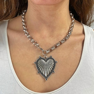 Heart necklace, chunky silver tone necklace, large oversized heart pendant necklace, necklace for woman, old retro style statement jewelry