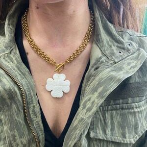 Trefoil pendant necklace, large shell flower necklace, toggle necklace with big yammer pendant, gift ideas for mother sister image 4