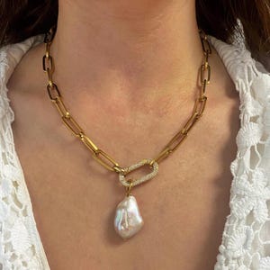 Zircon carabiner necklace, gold link chain necklace, modern necklace with baroque style fresh pearl pendant, chunky gold tone necklace