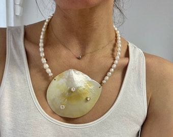 shell pendant necklace, natural shell necklace, pearl shell necklace, summer bridal jewelry, mermaid core, seashell jewelry