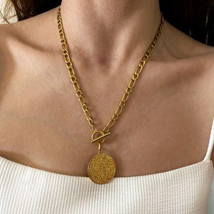 Gold coin necklace, phestos disc pendentif medallion, chunky coin necklace, ancient aesthetic coin charm necklace, Greek coin charm necklace