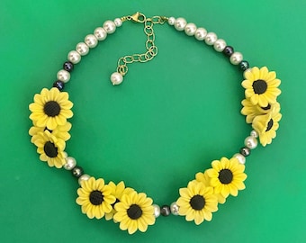 Sunflower necklace, y2k jewelry, acrylic flower necklace, daisy beads necklace, polymer clay floral necklace, yellow necklace